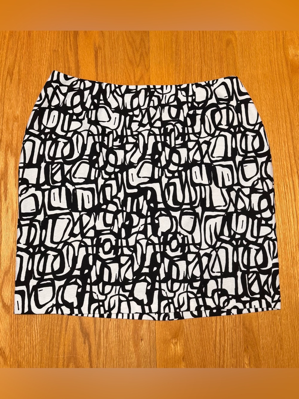Kasper Black & White Abstract Print Pencil Skirt